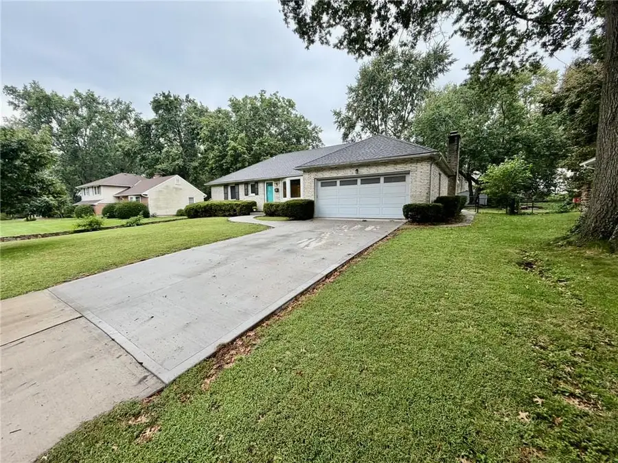 8842 Foster Lane, Overland Park, KS 66212 - #3