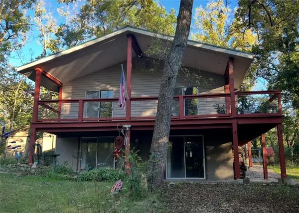 9371 Village Lane, Ozawkie, KS 66070