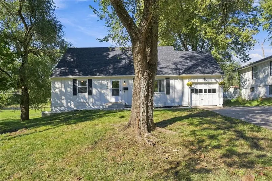 3400 E 107th Terrace, Kansas City, MO 64137 - #2
