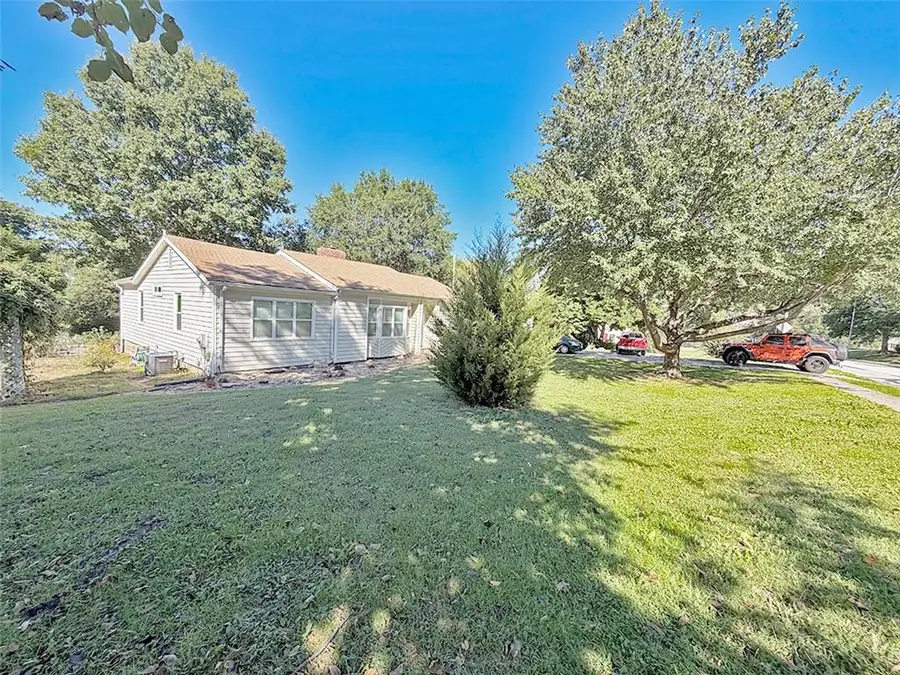 3690 S Crysler Avenue, Independence, MO 64055 - #2