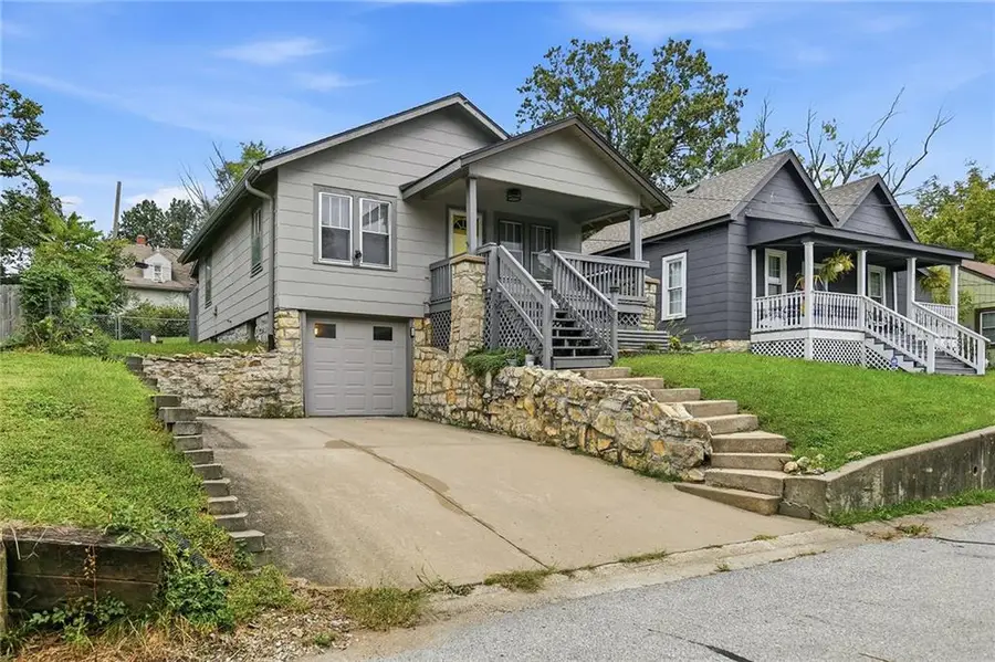 124 S Myrtle Street, Excelsior Springs, MO 64024 - #3