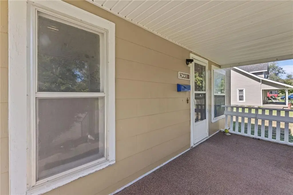 428 S 2nd Street, Iola, KS 66749 - #1