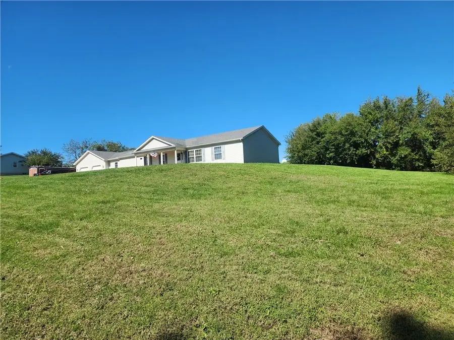 516 W Saint Joseph Avenue, Stewartsville, MO 64490 - #2