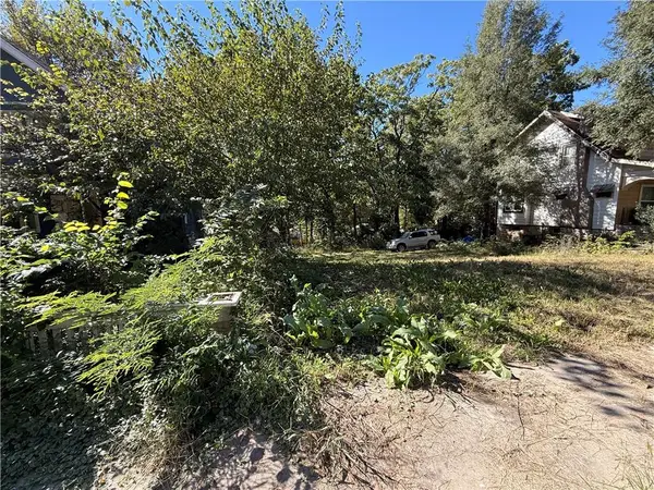 4326 Wayne Avenue, Kansas City, MO 64110