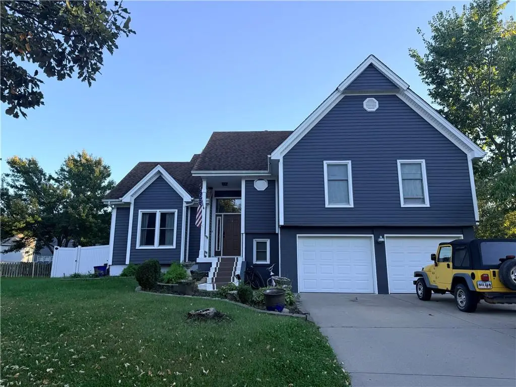 7633 N Rhode Avenue, Kansas City, MO 64152 - #1