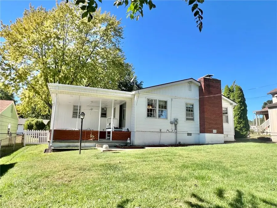 3913 S Spring Street, Independence, MO 64055 - #2