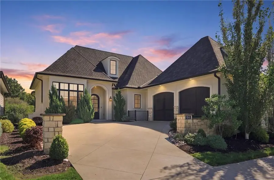 9341 Linden Reserve Drive, Prairie Village, KS 66207 - #3