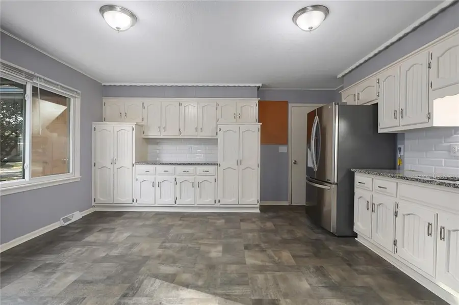 13248 Manchester Avenue, Grandview, MO 64030 - #3
