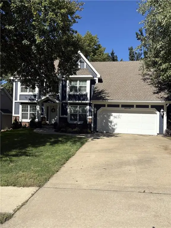 16110 W 82 Place, Lenexa, KS 66219