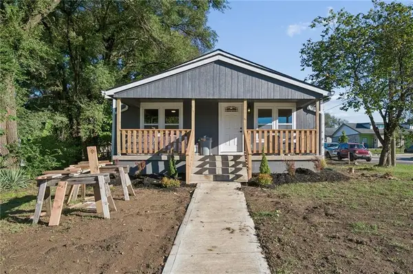 139 E 3rd Street, Tonganoxie, KS 66086