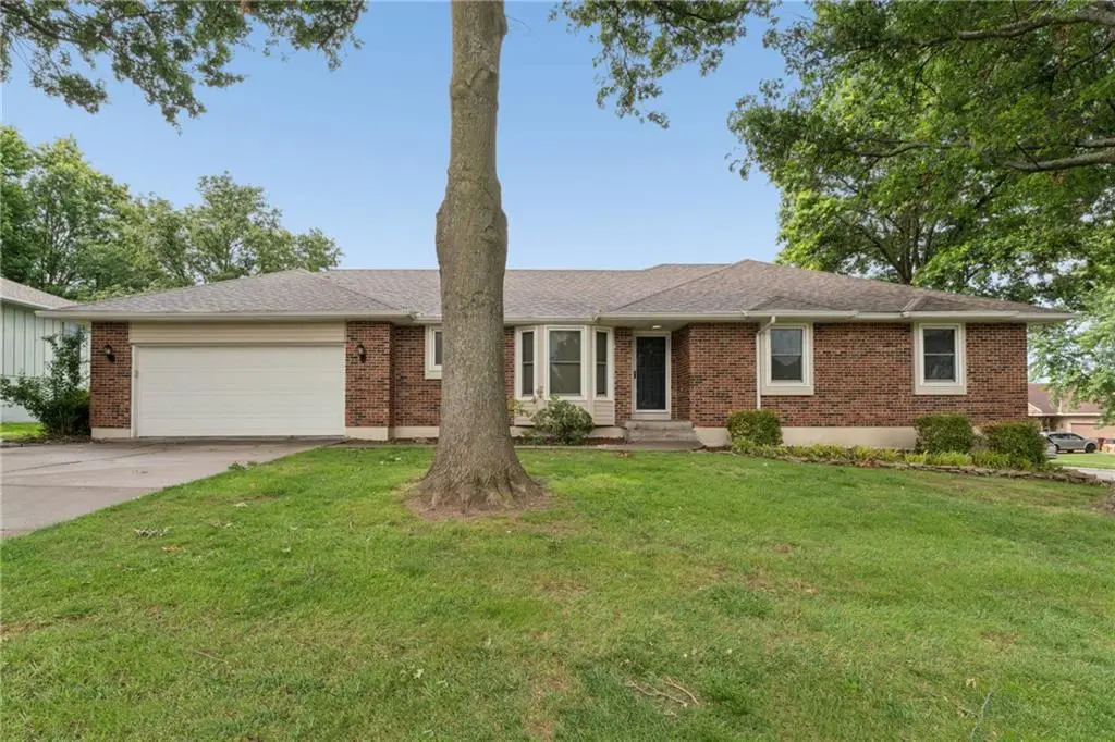 617 W Maple Street, Raymore, MO 64083 - #1