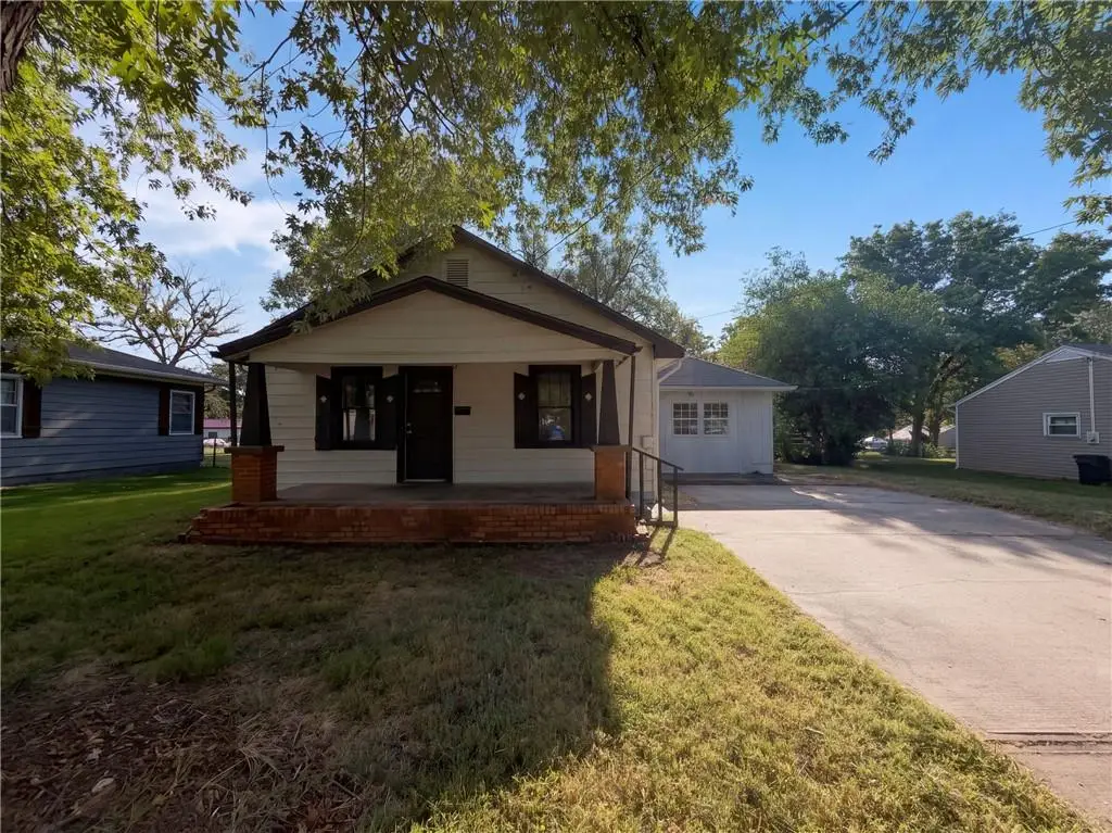801 N Delaware Street, Butler, MO 64730 - #1