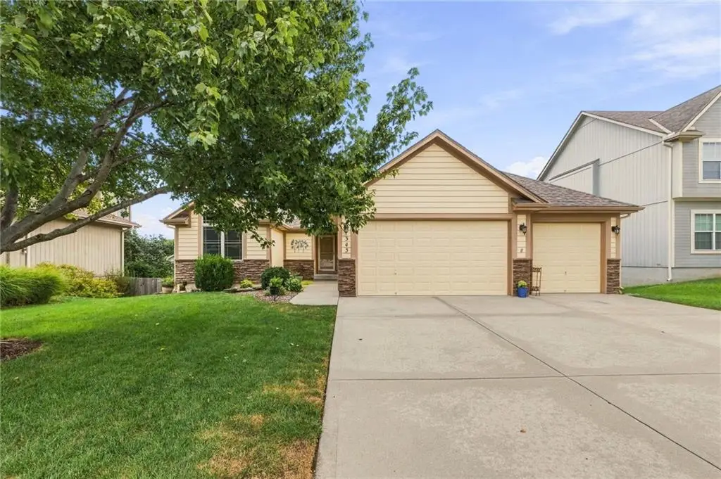 343 SE Wood Lane, Lees Summit, MO 64063 - #1