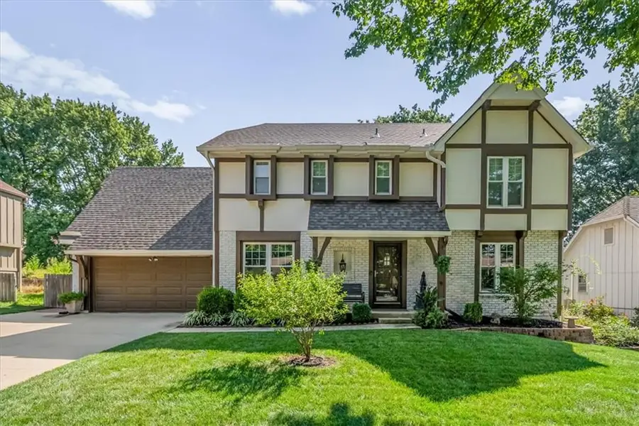 10417 Oakmont Street, Overland Park, KS 66215 - #2