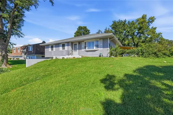 8646 Splitlog Avenue, Kansas City, KS 66112