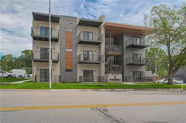 200 W Gregory Boulevard, Kansas City, MO 64114