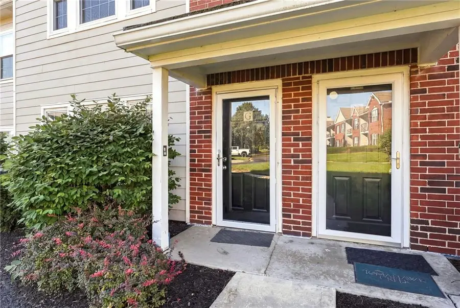 11603 Tomahawk Creek Parkway #G, Leawood, KS 66211 - #2