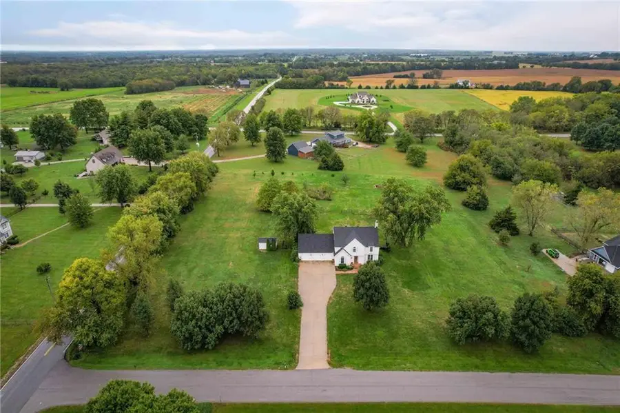 3955 W 214th Street, Bucyrus, KS 66013 - #3