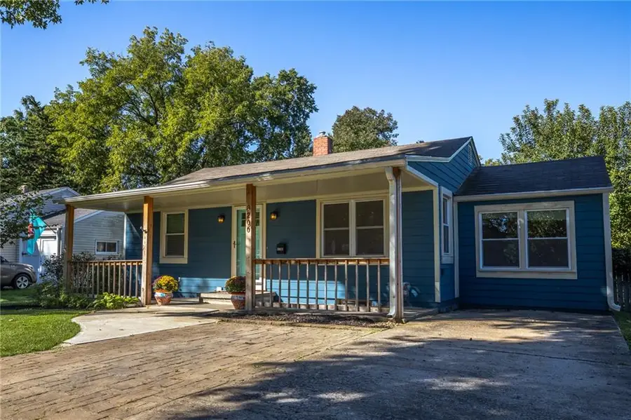 8200 Summit Street, Kansas City, MO 64114 - #2