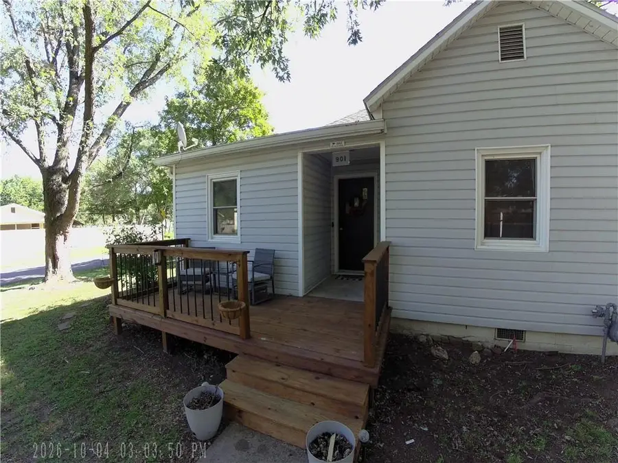 901 W 4th Street, Chanute, KS 66720 - #2
