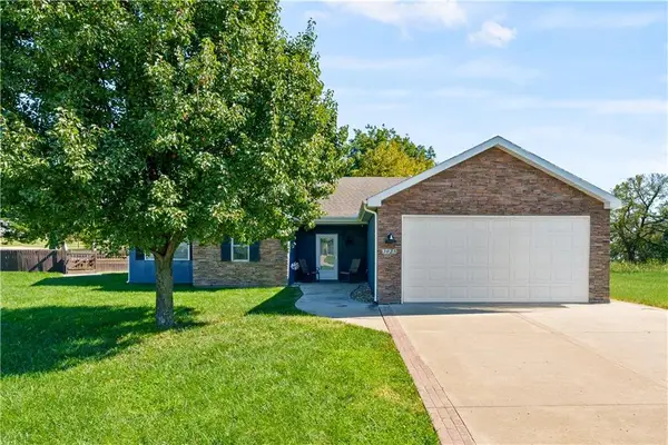 3025 N 157th Street, Basehor, KS 66007