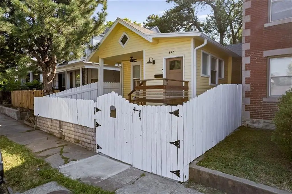 3921 Central Street, Kansas City, MO 64111 - #1