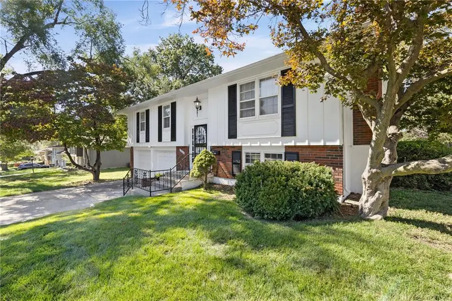 11908 Belmont Avenue, Grandview, MO 64030 - #2