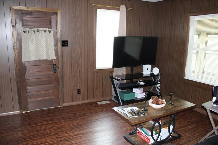 106 E Carlton Street, Pittsburg, KS 66762 - #2