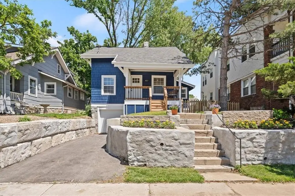 4011 State Line Road, Kansas City, MO 64111 - #1