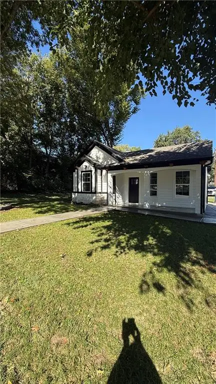 614 Spruce Street, Leavenworth, KS 66048 - #2