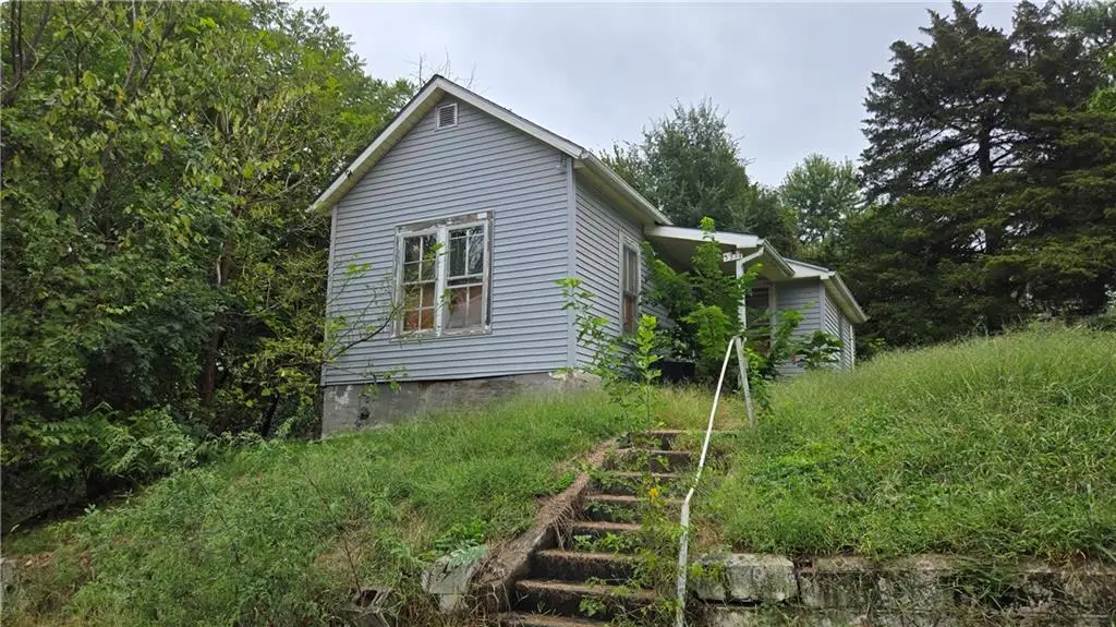 1317 N 12th Street, Saint Joseph, MO 64501 - #1