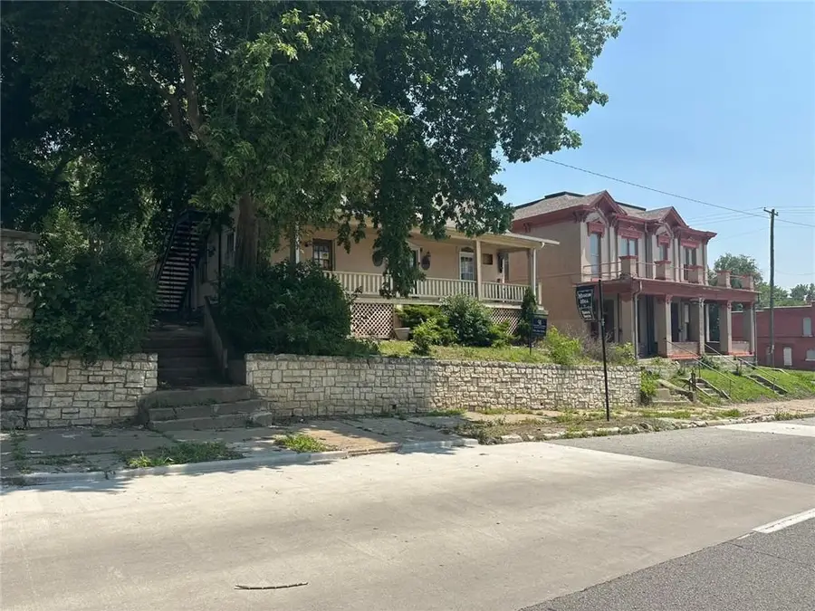 415 S 9th Street, Saint Joseph, MO 64501 - #3