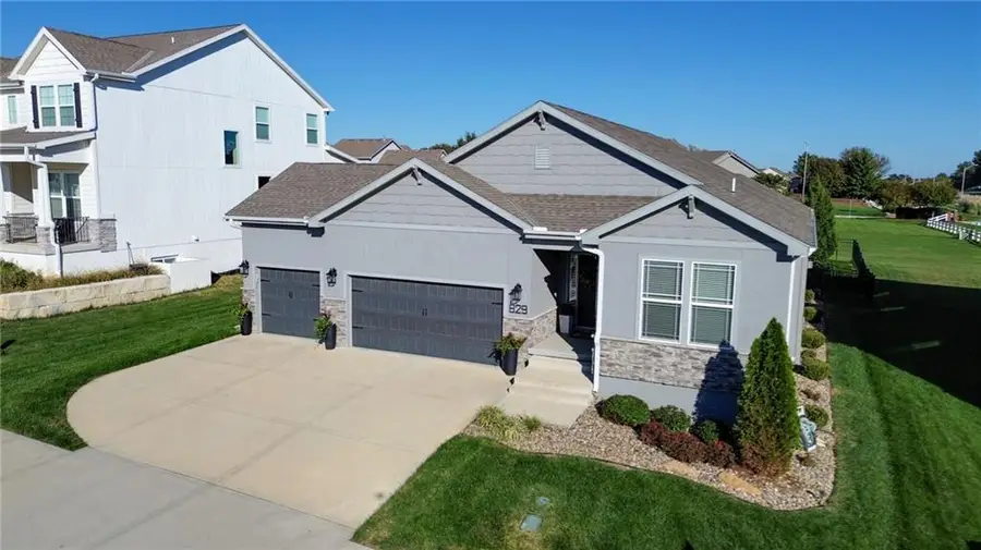 829 SW Haverford Road, Lees Summit, MO 64081 - #3