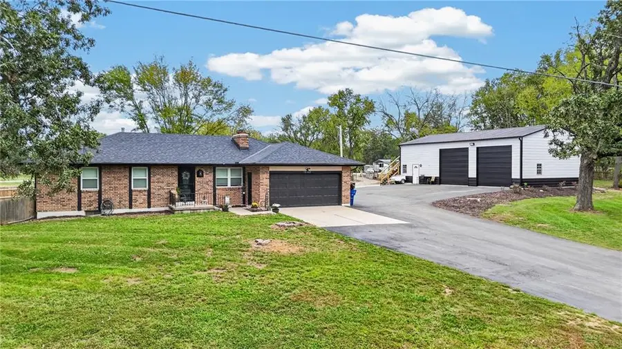 18902 E 263rd Street, Harrisonville, MO 64701 - #2