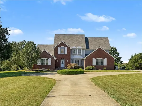 1071 E 1400 Road, Lawrence, KS 66046