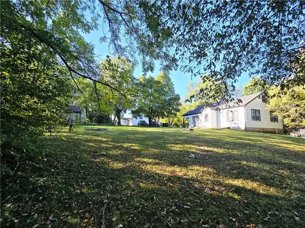 601 N Mckissock Street, Pleasant Hill, MO 64080