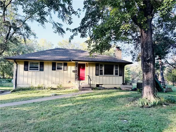 1822 E 133rd Street, Grandview, MO 64030