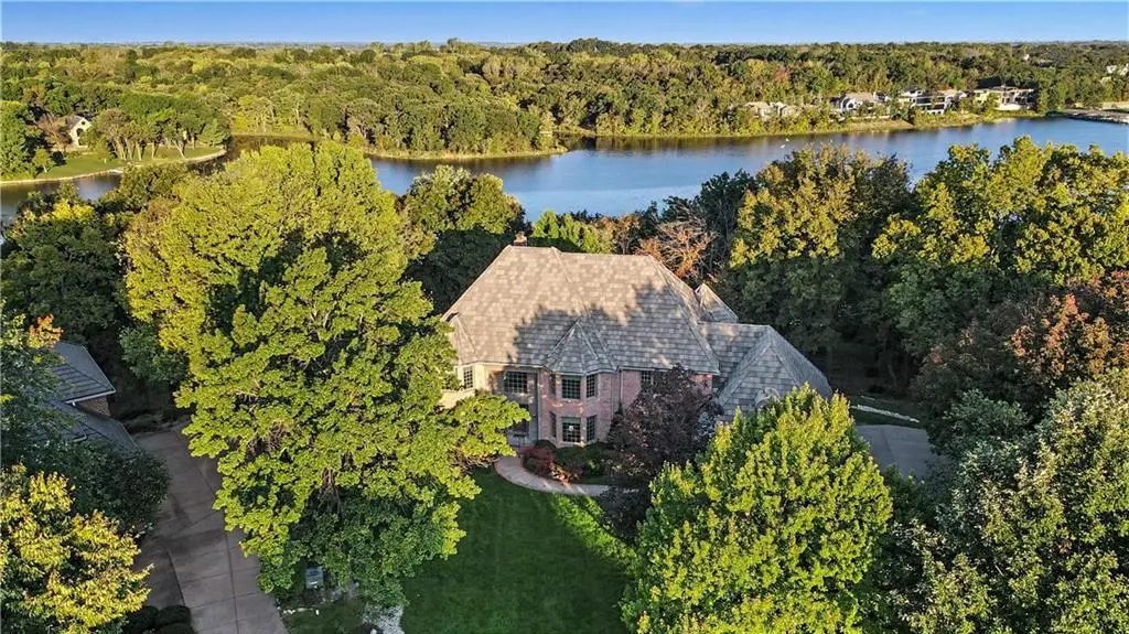 60 W Dundee Court, Loch Lloyd, MO 64012 - #1