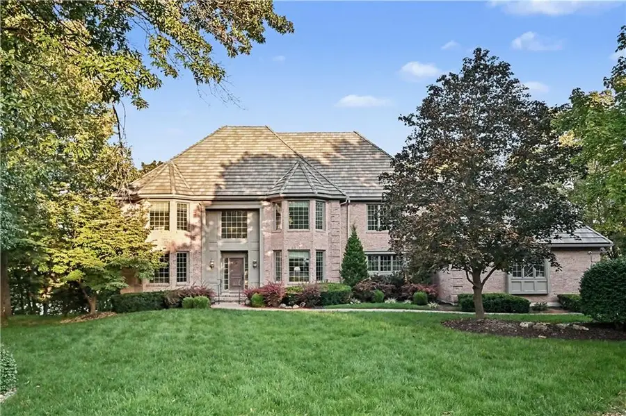 60 W Dundee Court, Loch Lloyd, MO 64012 - #2