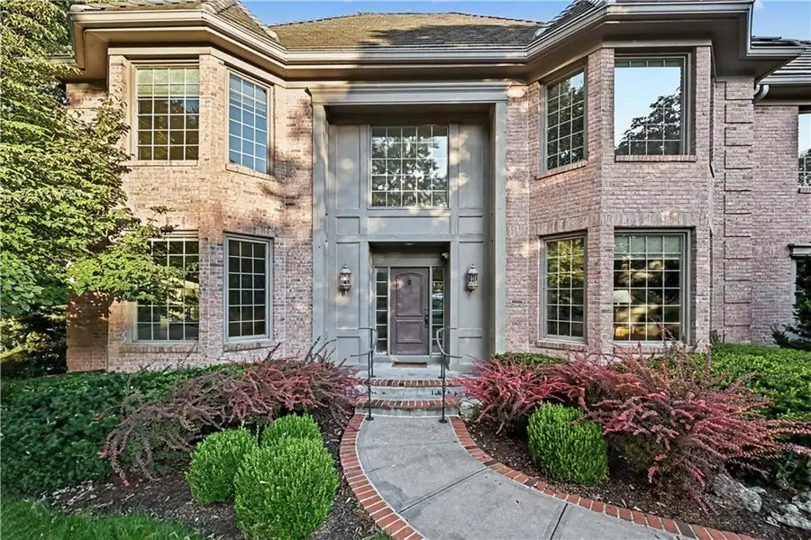 60 W Dundee Court, Loch Lloyd, MO 64012 - #3