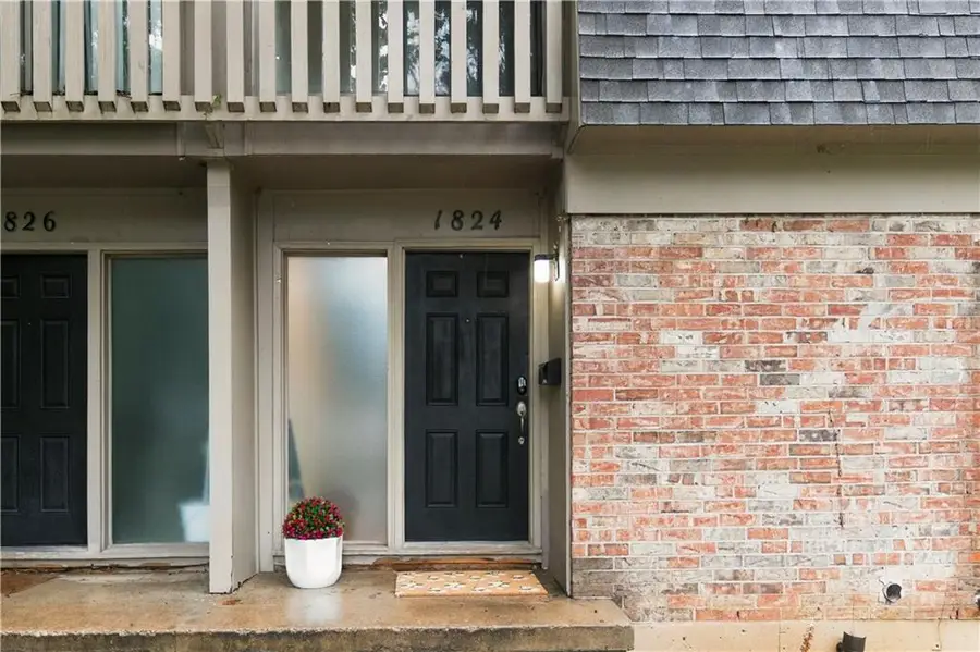 1824 E 97th Street, Kansas City, MO 64131 - #3