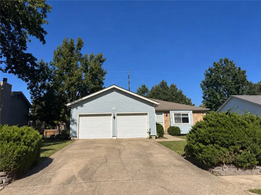 1106 E Elizabeth Street, Olathe, KS 66061 - #2