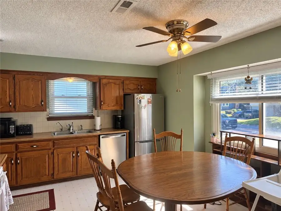 1106 E Elizabeth Street, Olathe, KS 66061 - #3