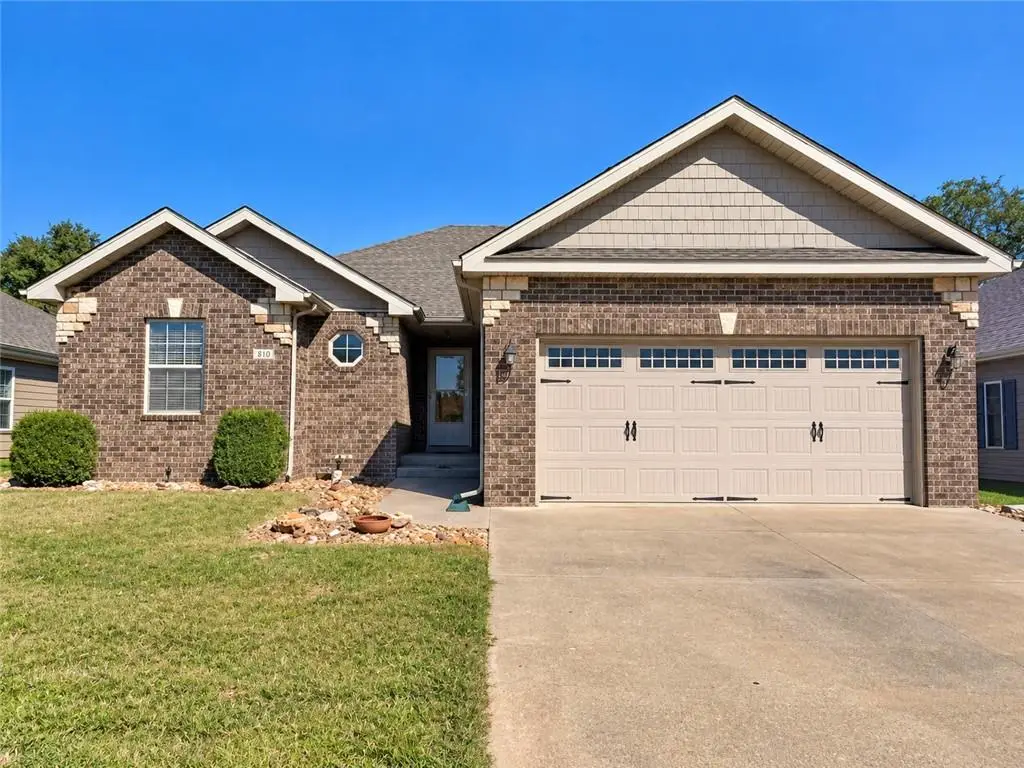307 Jamestown Drive, Clinton, MO 64735 - #1