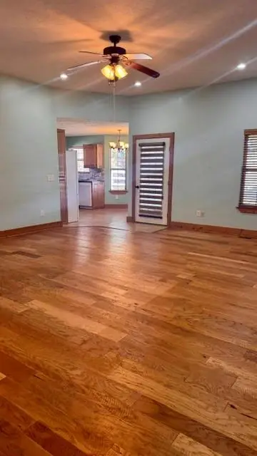 307 Jamestown Drive, Clinton, MO 64735 - #3