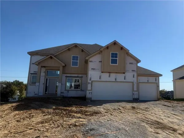9005 N Poplar Avenue, Kansas City, MO 64156