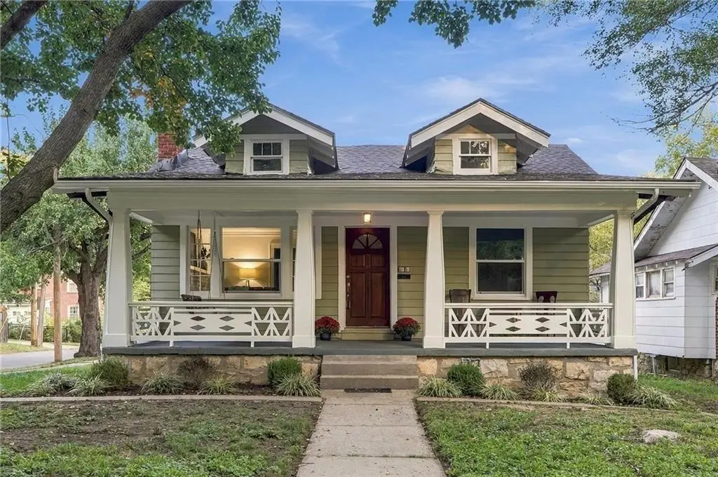 6101 Charlotte Street, Kansas City, MO 64110 - #1