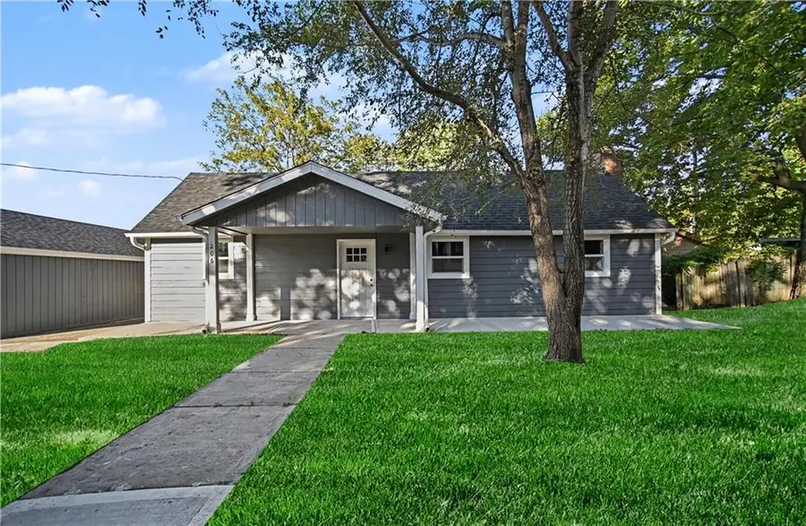 206 Main Street, Smithville, MO 64089 - #2