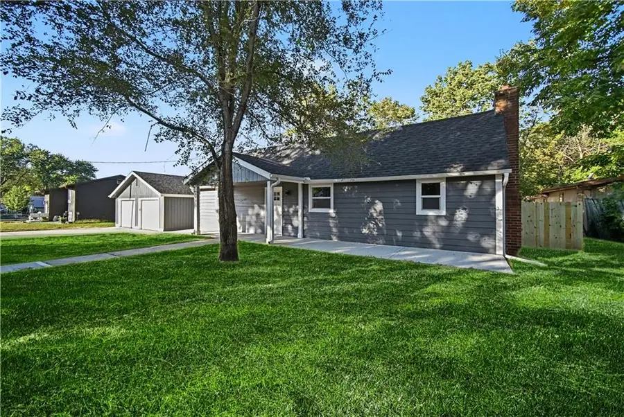 206 Main Street, Smithville, MO 64089 - #3