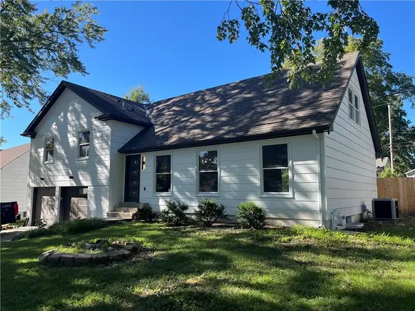 6922 W 101st Street, Overland Park, KS 66212